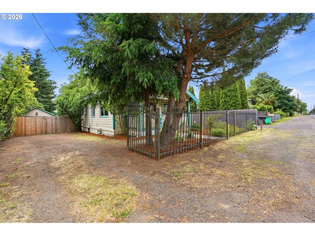 10612 Se HAROLD St, Portland, OR 97266