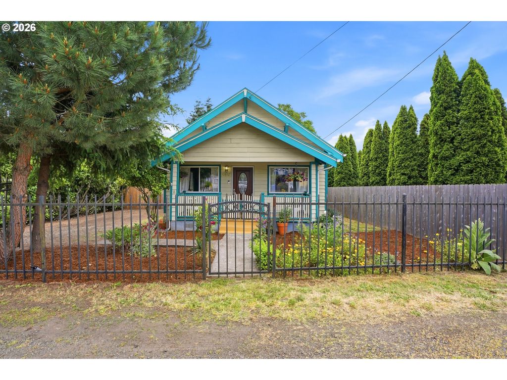 10612 Se HAROLD St, Portland, OR 97266
