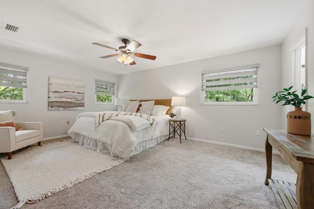 9235 NW 11TH PLACE, Gainesville, FL 32606