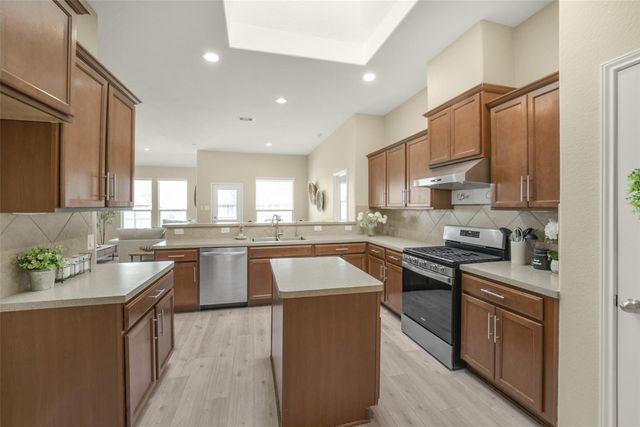 6942 Hamilton Falls Lane, Spring, TX 77379