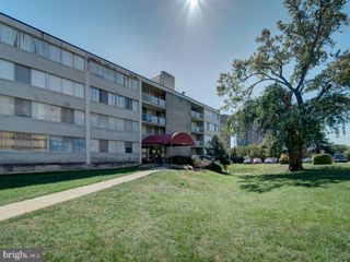 1822 METZEROTT RD #402, Hyattsville, MD 20783
