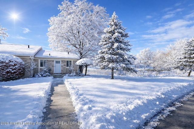 1918 Lac Du Mont Drive, Haslett, MI 48840