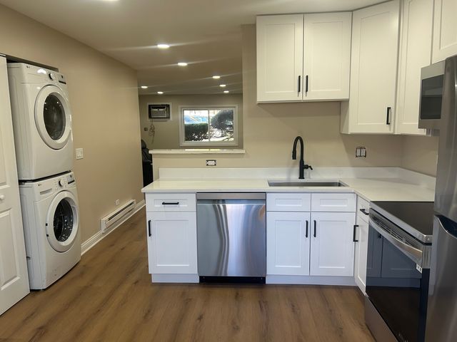 194 N Waters Edge Drive 102, Glendale Heights, IL 60139