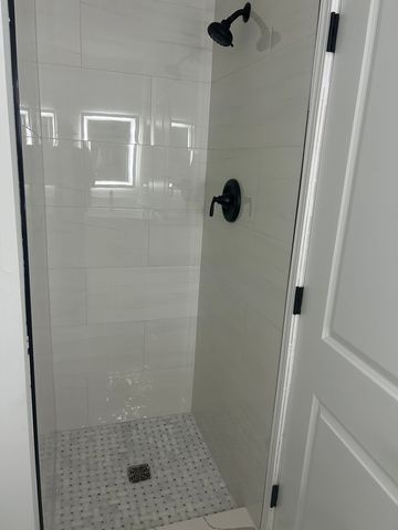 194 N Waters Edge Drive 102, Glendale Heights, IL 60139