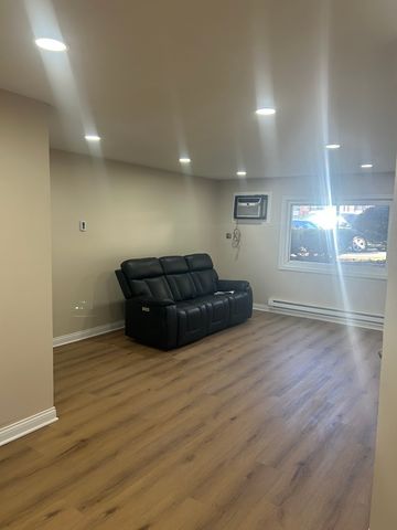 194 N Waters Edge Drive 102, Glendale Heights, IL 60139