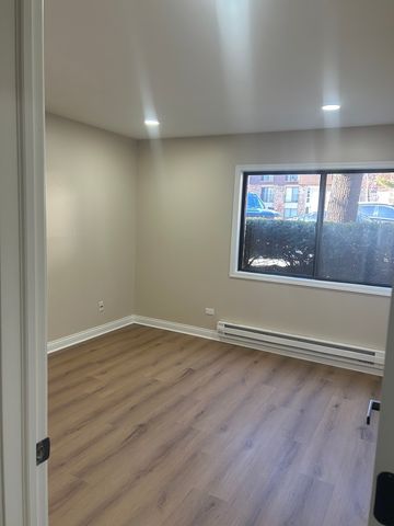 194 N Waters Edge Drive 102, Glendale Heights, IL 60139