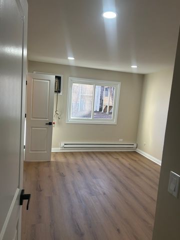 194 N Waters Edge Drive 102, Glendale Heights, IL 60139