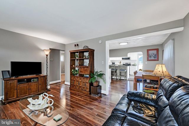 26 COMPASS RD, Middle River, MD 21220
