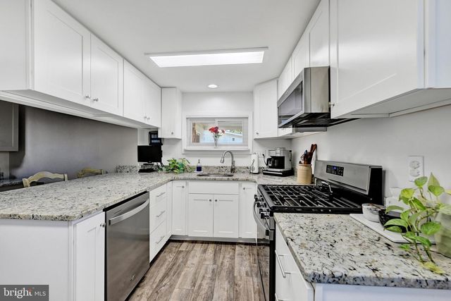 26 COMPASS RD, Middle River, MD 21220