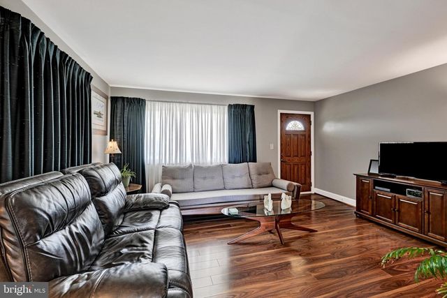 26 COMPASS RD, Middle River, MD 21220