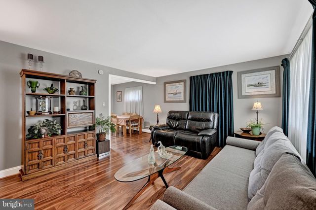 26 COMPASS RD, Middle River, MD 21220