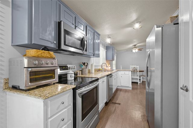 338 Fisherman Road, Pottsboro, TX 75076