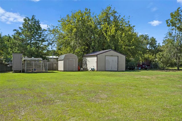 338 Fisherman Road, Pottsboro, TX 75076
