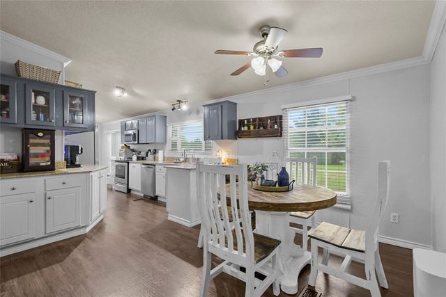 338 Fisherman Road, Pottsboro, TX 75076