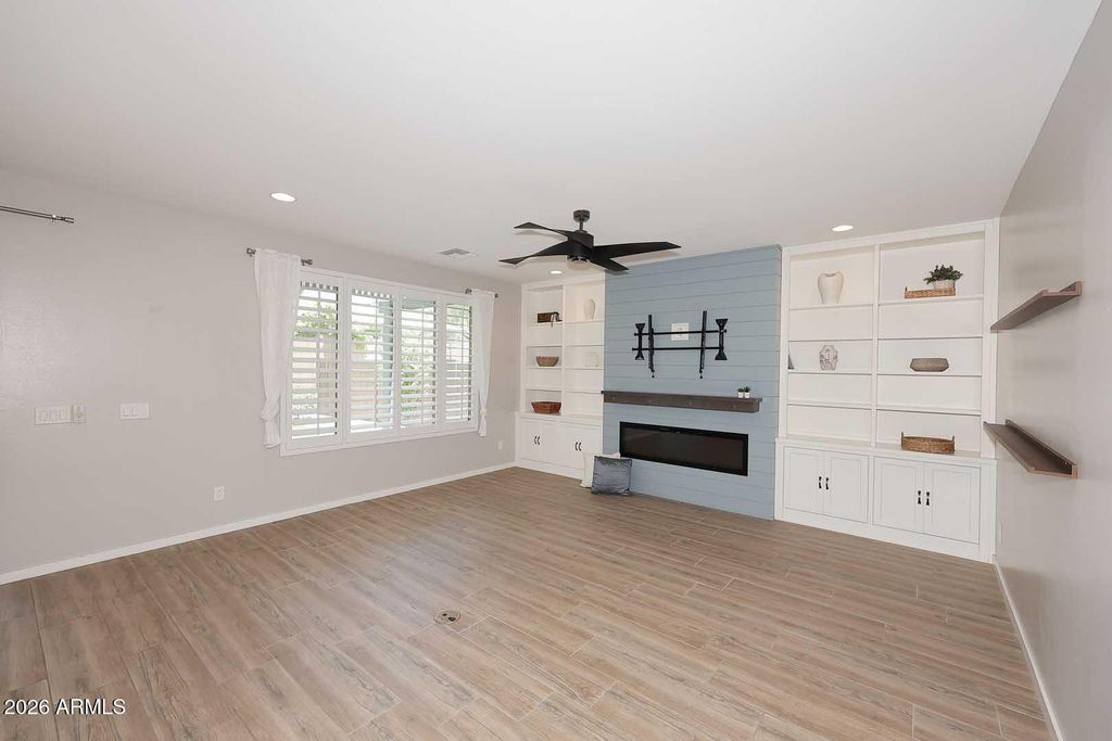 3136 E Tina Drive, Phoenix, AZ 85050 — photo 5