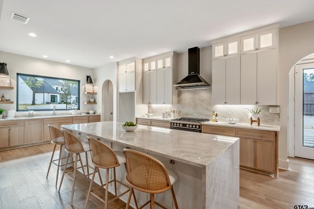 1409 Canopy Cove Ct, Tyler, TX 75703