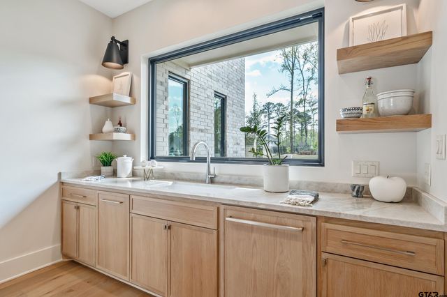 1409 Canopy Cove Ct, Tyler, TX 75703