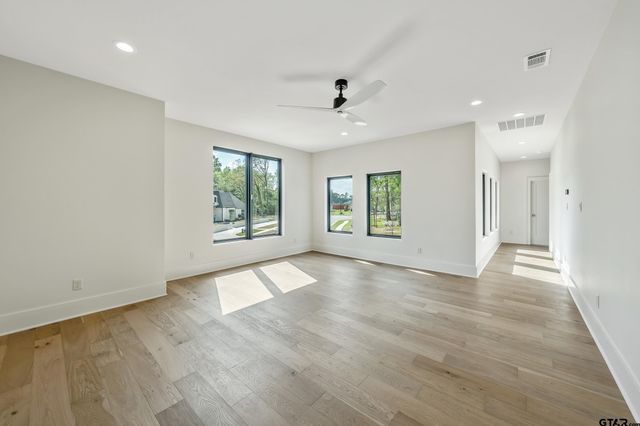 1409 Canopy Cove Ct, Tyler, TX 75703