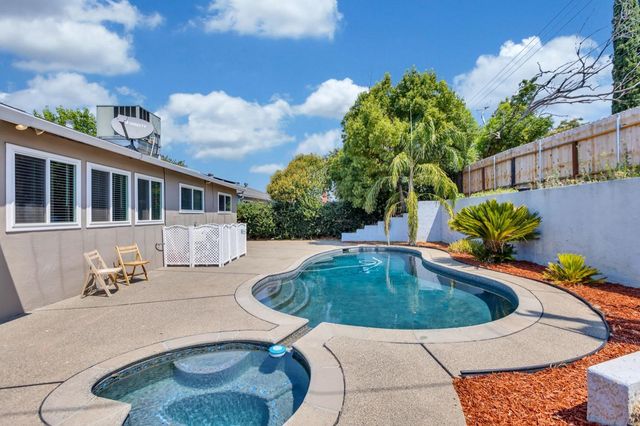 6708 woodmore oaks, Orangevale, CA 95662