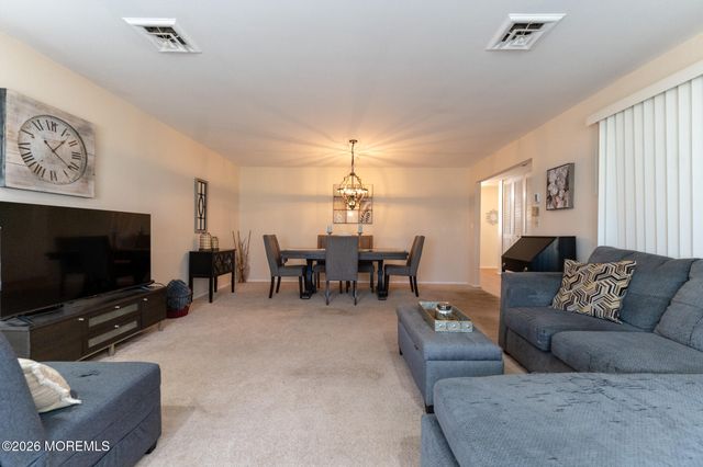 172B Sterling Court, Lakewood, NJ 08701