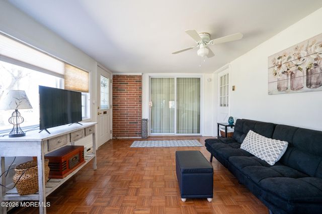 172B Sterling Court, Lakewood, NJ 08701