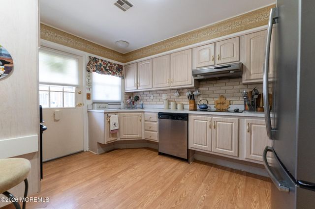 172B Sterling Court, Lakewood, NJ 08701