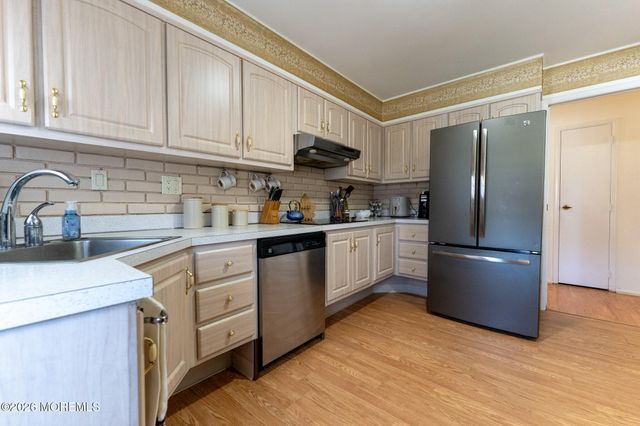 172B Sterling Court, Lakewood, NJ 08701