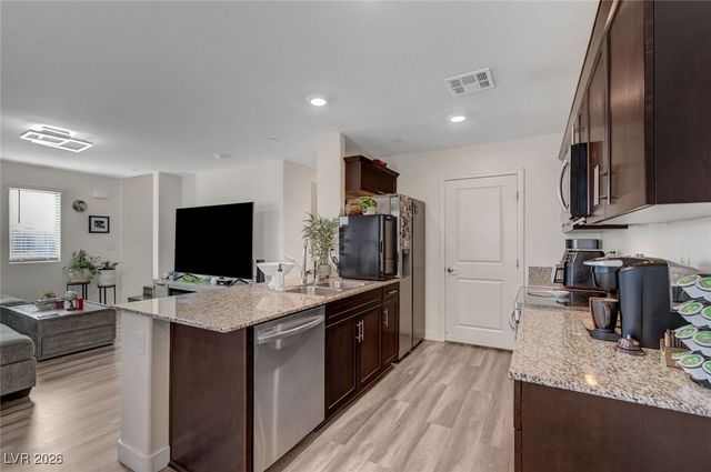 6925 Skyline Blue Street, North Las Vegas, NV 89086