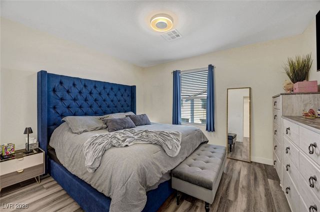 6925 Skyline Blue Street, North Las Vegas, NV 89086