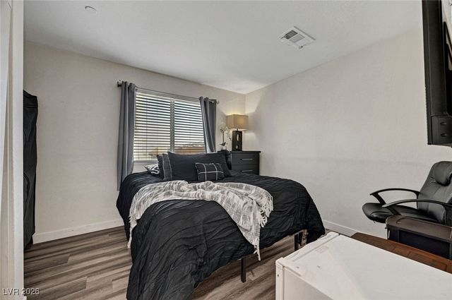 6925 Skyline Blue Street, North Las Vegas, NV 89086