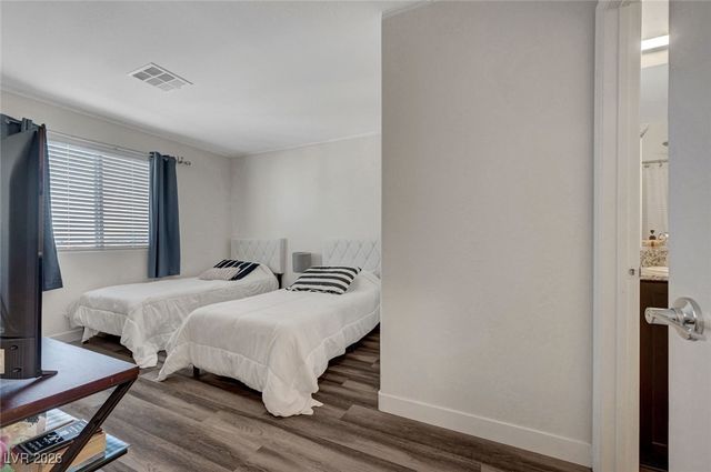 6925 Skyline Blue Street, North Las Vegas, NV 89086