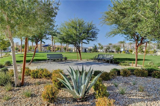 6925 Skyline Blue Street, North Las Vegas, NV 89086