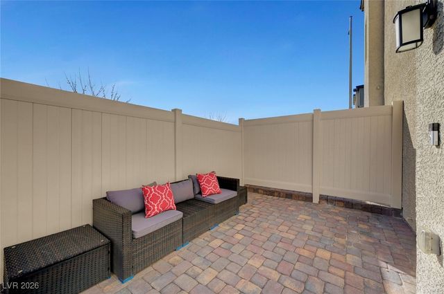 6925 Skyline Blue Street, North Las Vegas, NV 89086