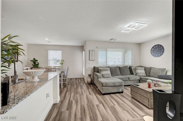 6925 Skyline Blue Street, North Las Vegas, NV 89086