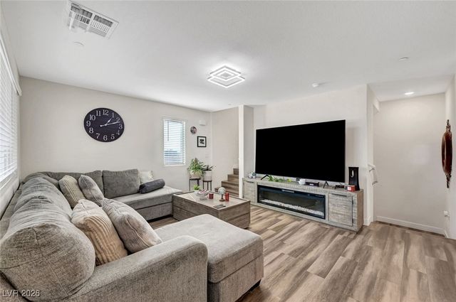 6925 Skyline Blue Street, North Las Vegas, NV 89086