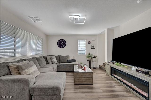 6925 Skyline Blue Street, North Las Vegas, NV 89086