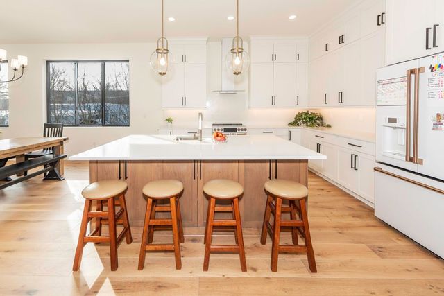 1858 Upland Drive, Ann Arbor, MI 48105