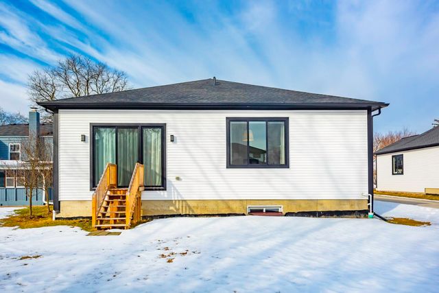 1858 Upland Drive, Ann Arbor, MI 48105