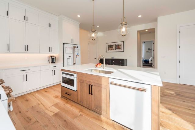 1858 Upland Drive, Ann Arbor, MI 48105