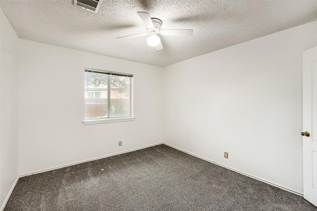 20801 Trotters LN, Pflugerville, TX 78660