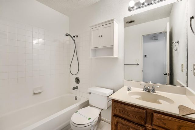 20801 Trotters LN, Pflugerville, TX 78660