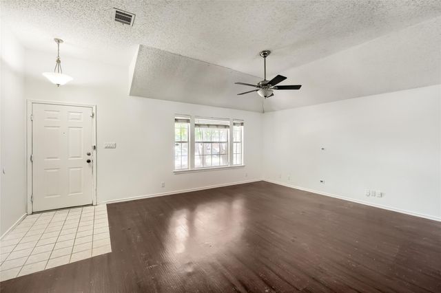 20801 Trotters LN, Pflugerville, TX 78660
