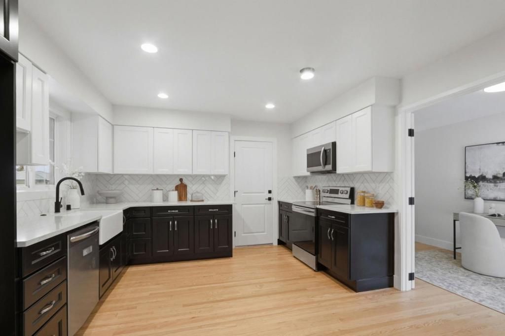 Image 10 of property listing at 1523 Lochinvar Avenue, Sunnyvale, CA 94087