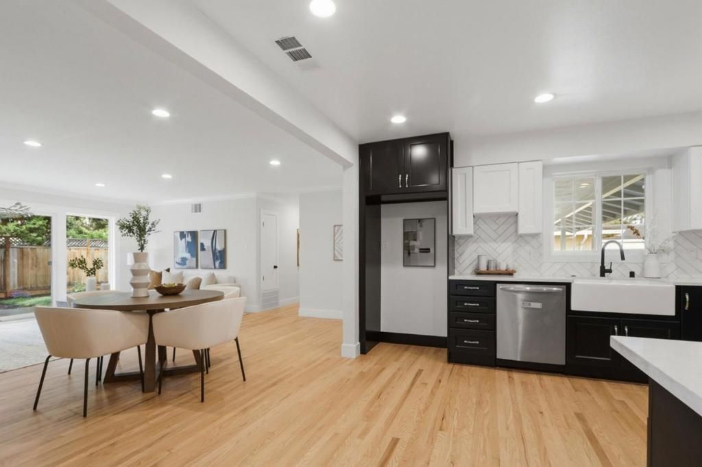 Image 13 of property listing at 1523 Lochinvar Avenue, Sunnyvale, CA 94087