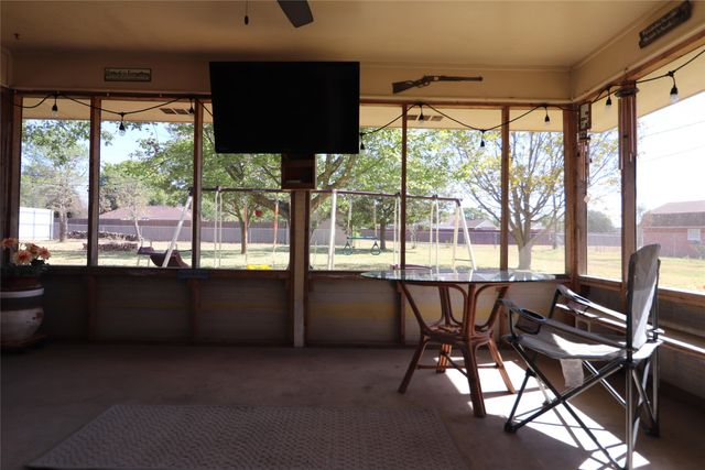 122 Stagecoach Drive, Red Oak, TX 75154