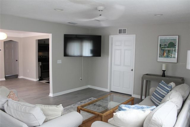 6014 CEDAR STREET NE, St Petersburg, FL 33703