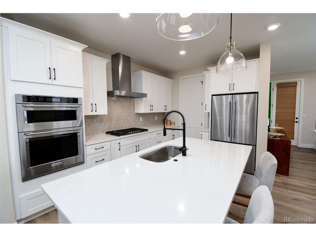 8930 Whiteclover St, Littleton, CO 80125