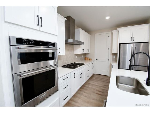 8930 Whiteclover St, Littleton, CO 80125