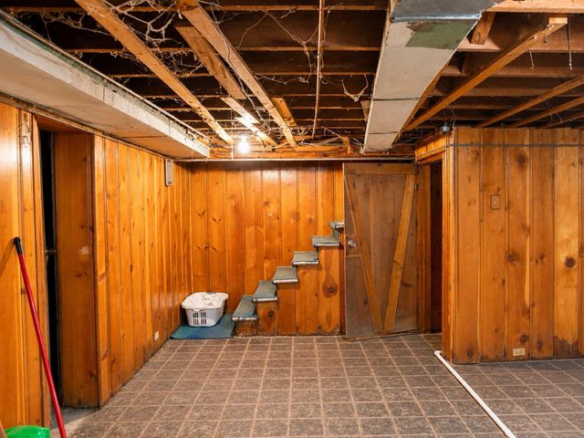 1993 Greenway Avenue N, Columbus, OH 43219