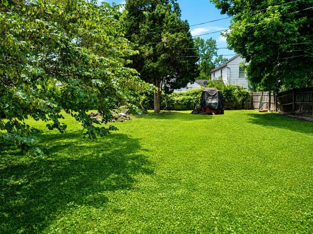 1993 Greenway Avenue N, Columbus, OH 43219